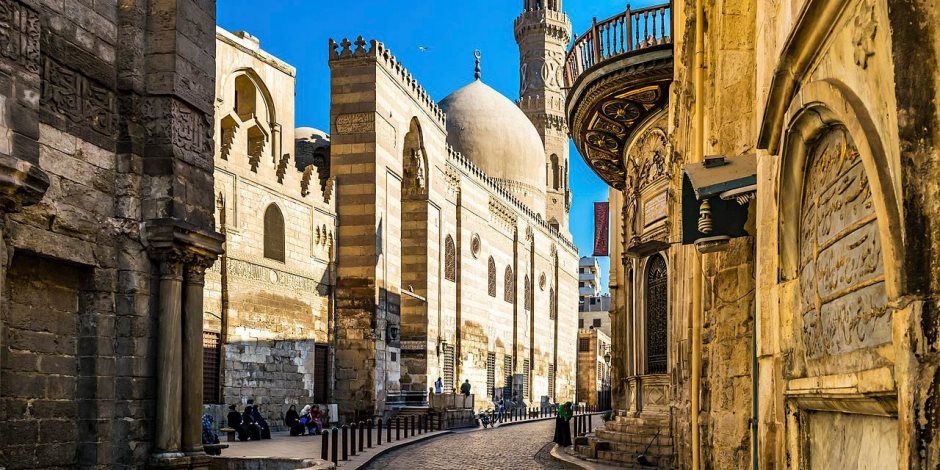 اليوتيوبر الأمريكي سيبد يبدأ جولته فى خان الخليلي وشارع المعز