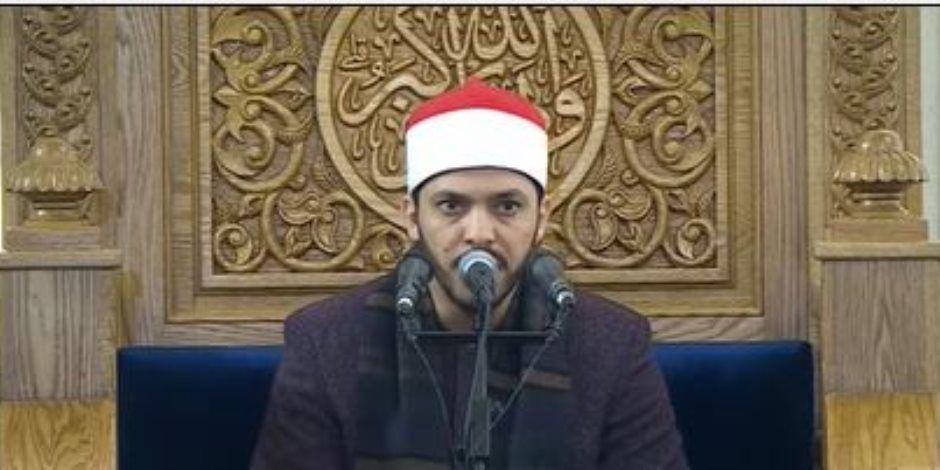 بحضور الرئيس السيسي.. نجم دولة التلاوة يصدح بقرآن الفجر بمسجد العزيز الحكيم.. فيديو