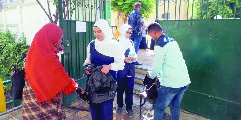 صفحات الغش تنشر أسئلة امتحانات الشهادة الإعدادية بعد بدء اللجنة