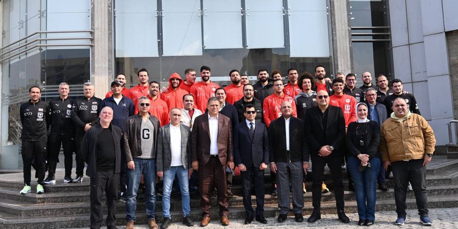 وزير الرياضة يحفز ويؤازر لاعبي منتخب مصر لكرة اليد قبل السفر للمشاركة بأمم أفريقيا