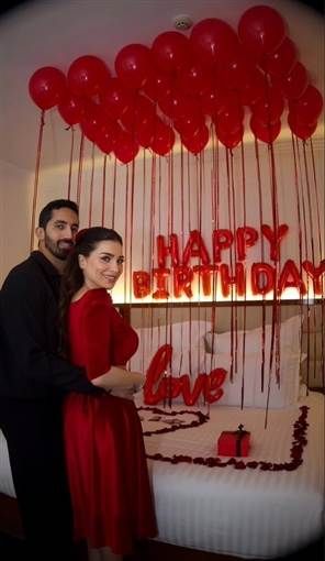 مي عز الدين تحتفل بعيد ميلادها مع زوجها احتفلت الفنانة مي عز الدين بعيد ميلادها في أجواء رومانسية مع زوجها أحمد تيمور.وشاركت مي عز الدين جمهورها بصور إقرأ المزيد