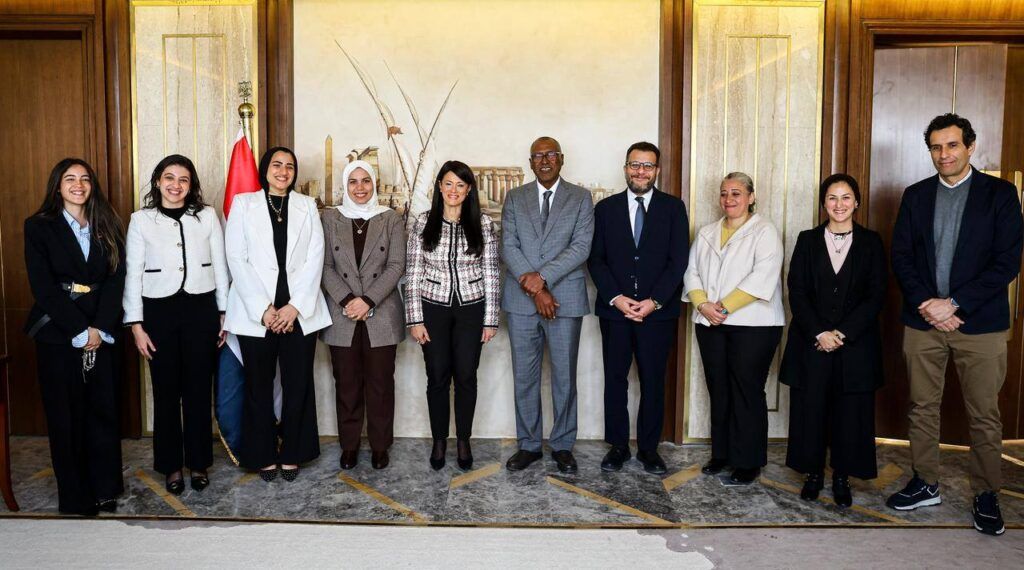 وزيرة التخطيط تكرم المدير القطري للصندوق الدولي للتنمية الزراعية «إيفاد»