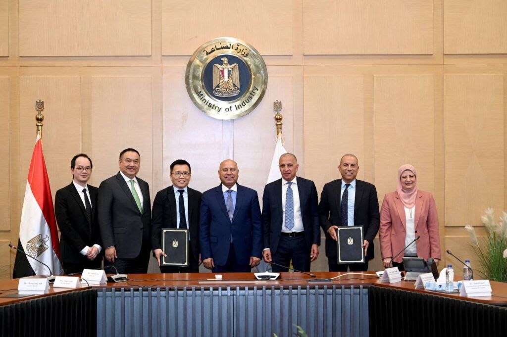 مجمع صناعي متكامل للغزل والنسيج في أكتوبر الجديدة باستثمارات 350 مليون دولار