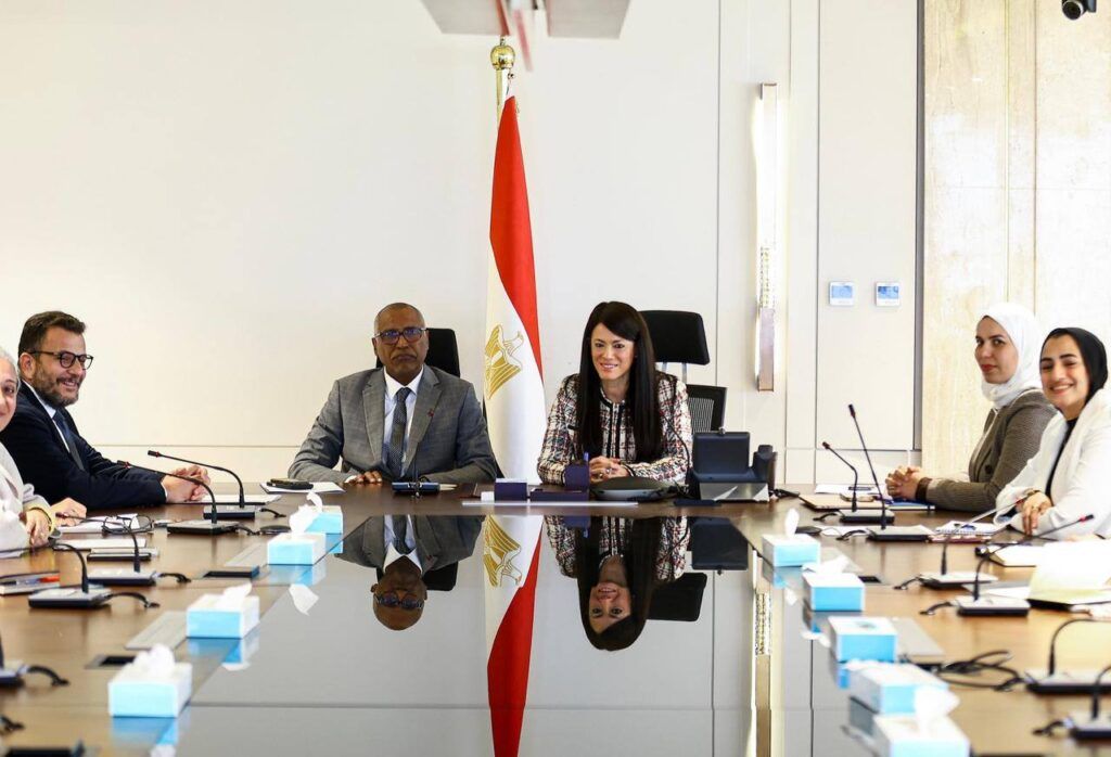 وزيرة التخطيط تكرم المدير القطري للصندوق الدولي للتنمية الزراعية «إيفاد»