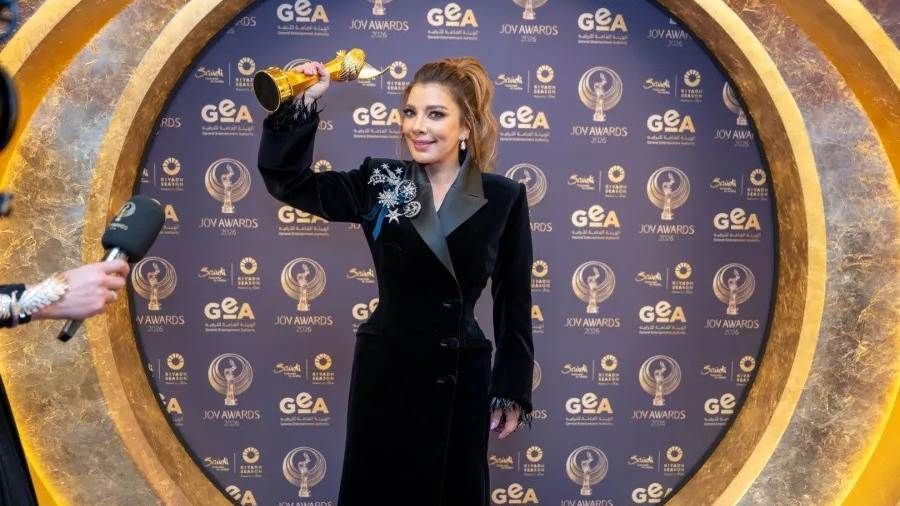 تعليق أصالة بعد فوز أنغام بأفضل مطربة في 2026 Joy Awards تصدرت الفنانة أصالة خلال الساعات الماضية ترند مواقع التواصل الاجتماعي ومؤشر البحث غوغل وذلك بعد تداول عدد م إقرأ المزيد