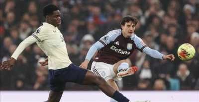 إيفرتون يحرم أستون فيلا من الوصافة