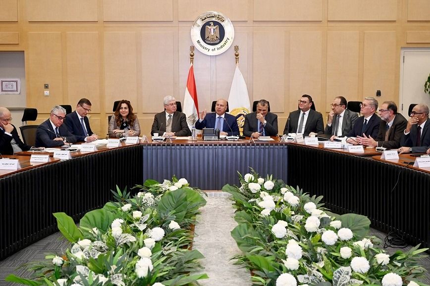 الحكومة توافق على طرح 3 رخص لإنشاء مصانع أسمنت جديدة