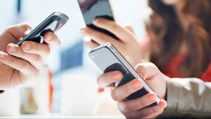 مصر تقرر إلغاء الإعفاء الضريبي على الهواتف المحمولة...