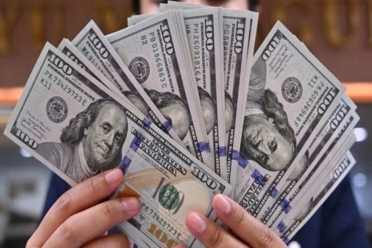 كم وصل سعر الدولار مقابل الجنيه في البنك...