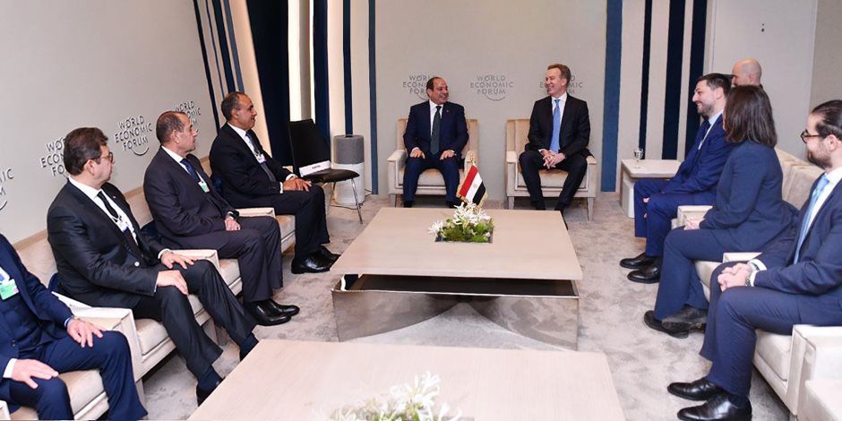 الرئيس السيسي يشارك في جلسة حوارية مع قادة الأعمال في منتدى دافوس الاقتصادي