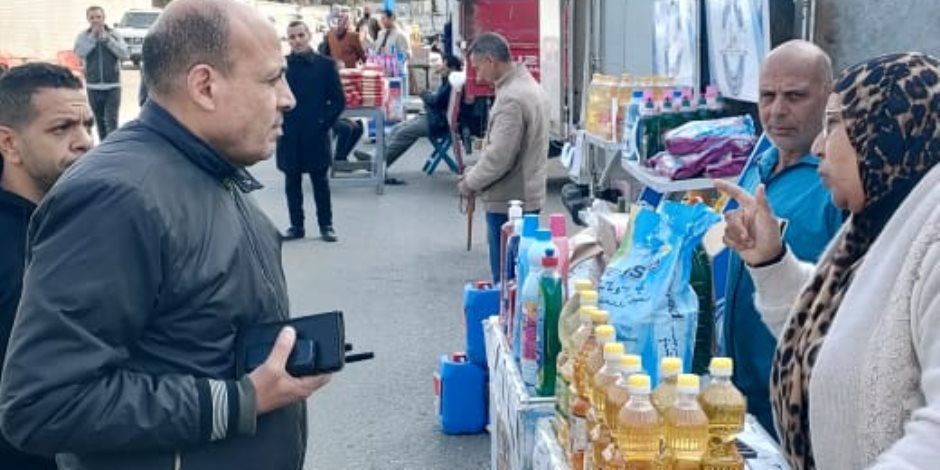 محافظ الجيزة يتابع انتظام تشغيل سوق اليوم الواحد بشارع الصوامع بحي إمبابة