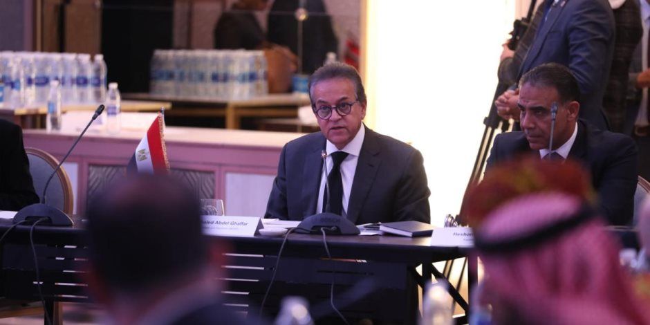 وزير الصحة يشارك في جلسة نقاشية حول الاستثمار المستدام في رعاية سرطان الثدي