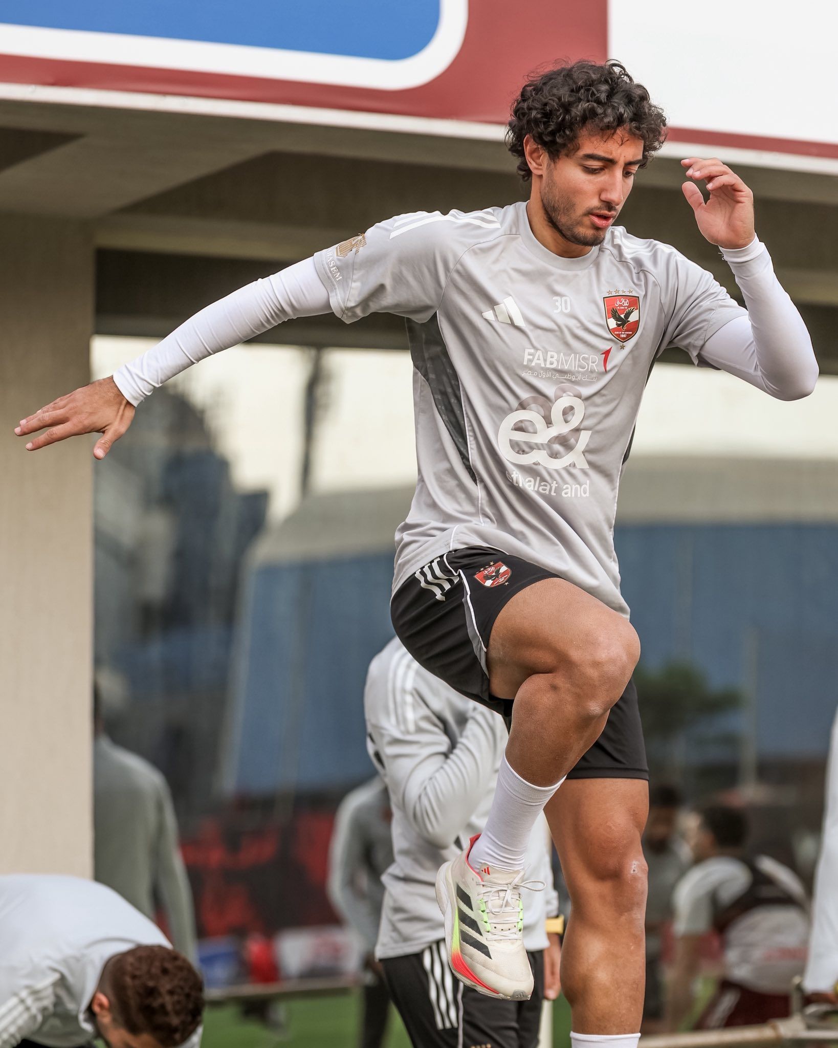 حضور الأعبيين الدوليين لمران الأهلي استعدادا لمواجهة يانج أفريكانز.. صور