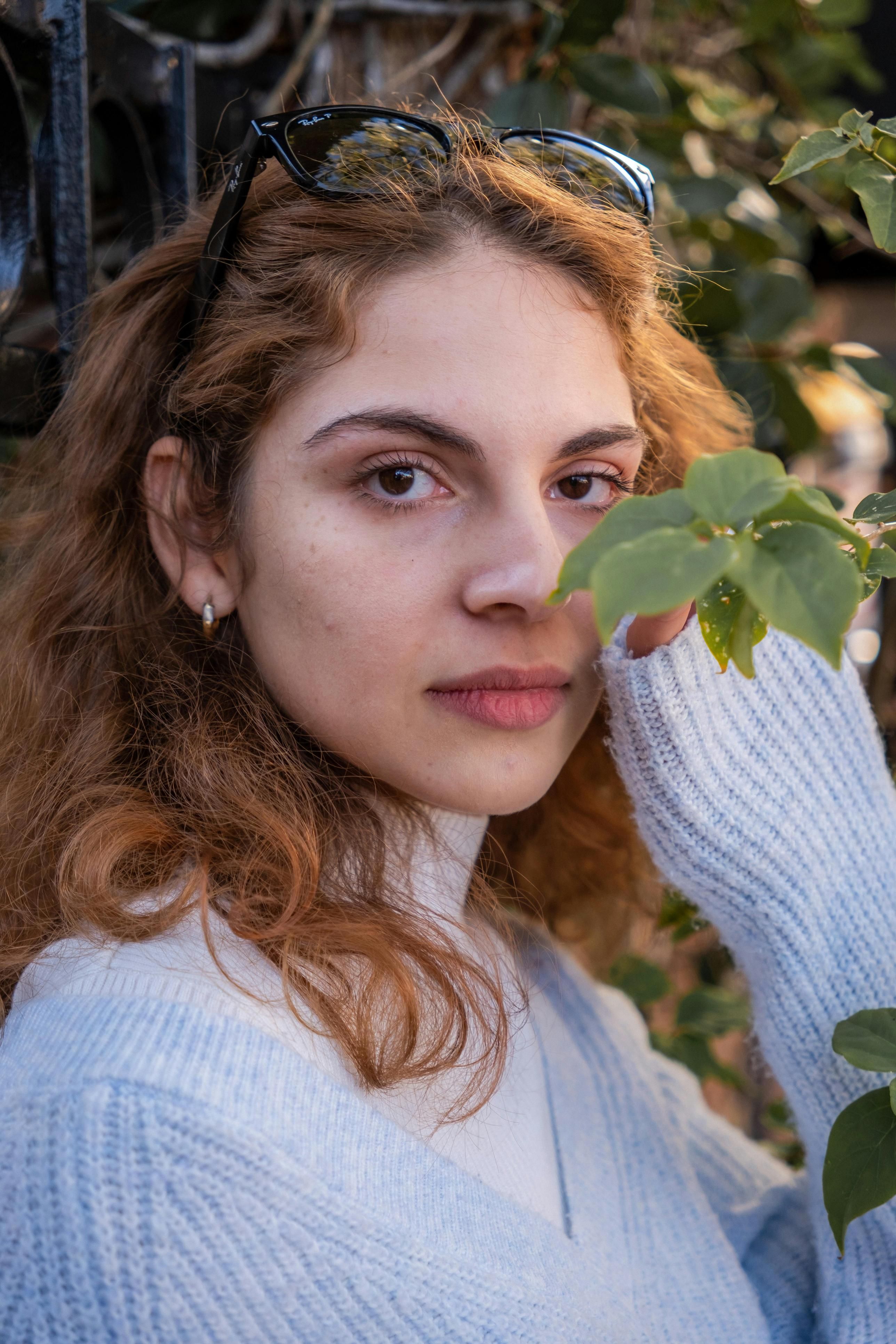 صداع متكرر، آلام في البطن وتساقط الشعر.. أعراض تنذركِ بحساسية الجلوتين