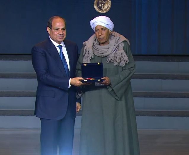 الرئيس السيسي يكرم عدداً من أسماء شهداء الشرطة خلال الاحتفال بالذكرى الـ 74 لعيد الشرطة (صور)