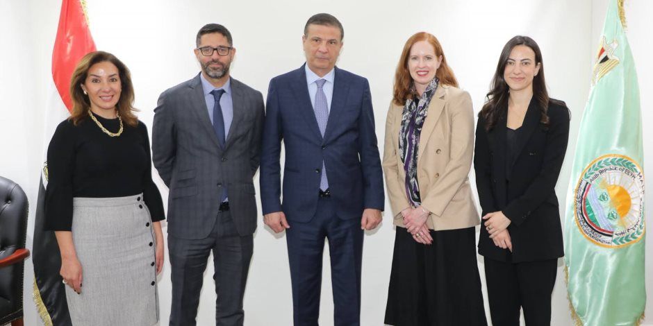 وزير الزراعة يبحث مع ممثلي "كرافت هاينز" توسيع الاستثمارات وتعزيز منظومة الزراعة التعاقدية