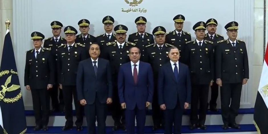صورة تذكارية للرئيس السيسى خلال احتفالية عيد الشرطة الـ74