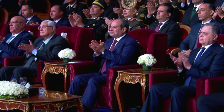 خلال حفل عيد الشرطة الـ74.. الرئيس السيسي يشاهد "أغنية الشهيد" (فيديو)