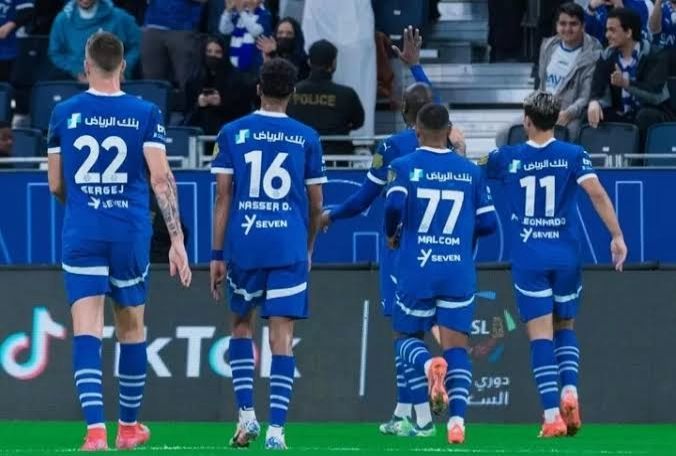 معشوق الجماهير.. معلق مباراة الهلال ضد الرياض في...