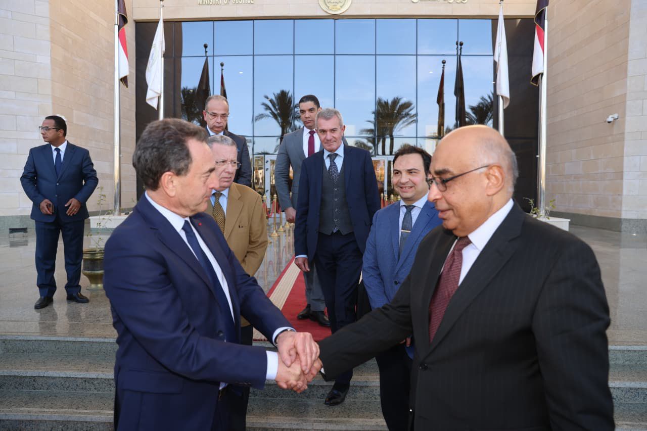 وزير العدل يستقبل سفير جمهورية فرنسا بالقاهرة