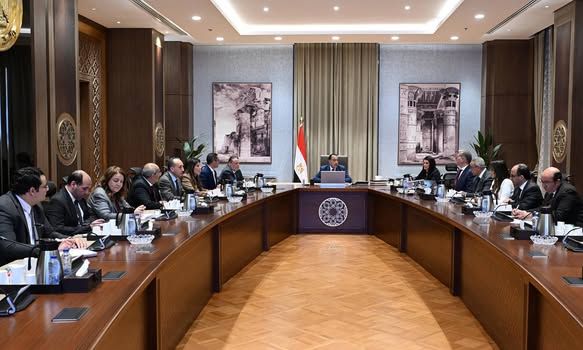 الحكومة تتابع خطة الاكتفاء الذاتي من المنتجات البترولية وتشجيع الاستثمار في التكرير