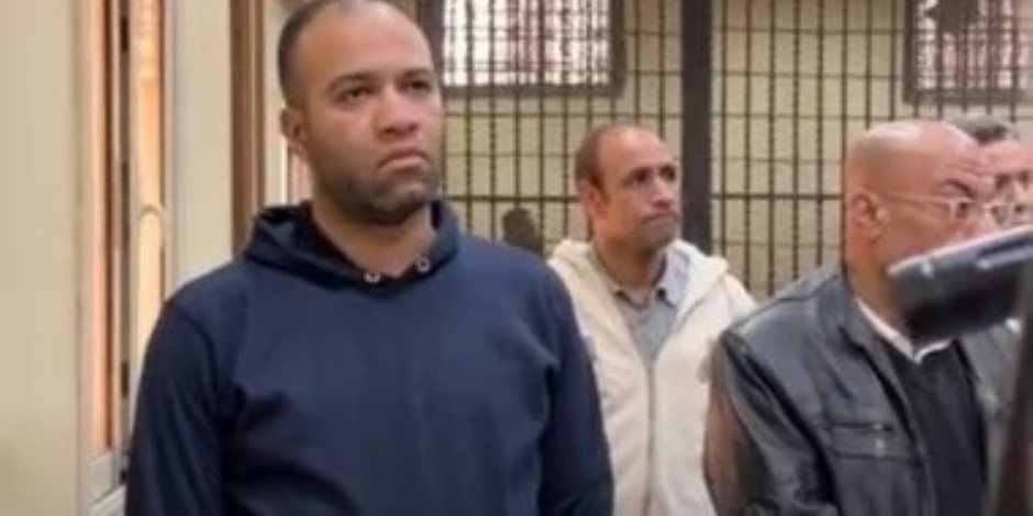 الجنايات تقضى بالإعدام شنقا لقاتل 3 أطفال ووالدتهم فى فيصل