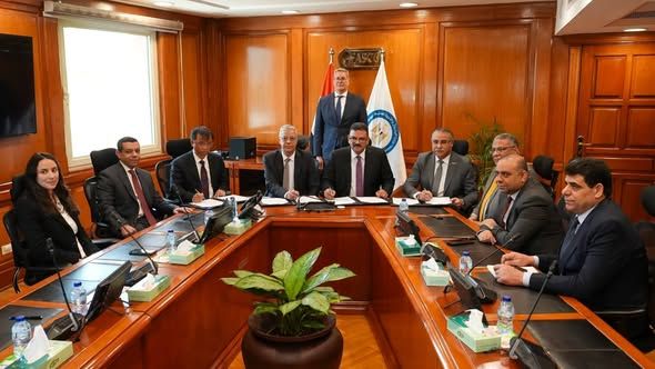 مصر توقع مذكرة تفاهم مع مجموعة شينج فا الصينية لإقامة مشروع صناعي تعديني بالمثلث الذهبي