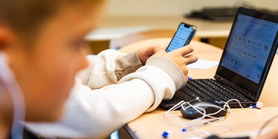 المجلس القومي للطفولة والأمومة يؤكد: حماية الأطفال في الفضاء الرقمي أولوية وطنية .. ويدعو إلى تنظيم استخدام الإنترنت وتحصين الأطفال رقميًا