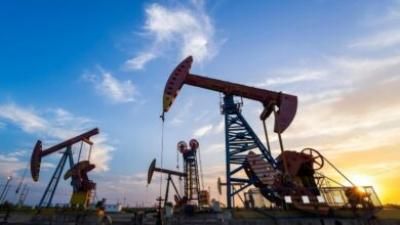 تصاعد التوترات الأميركية-الإيرانية يرفع أسعار النفط