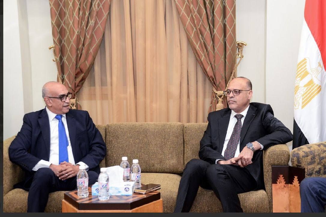 وزير العمل يلتقي ممثلي الجالية المصرية والمستثمرين بمقر القنصلية في جدة