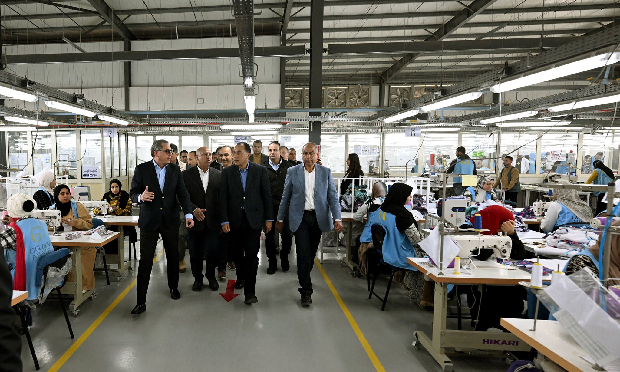 مدبولي: صناعة الملابس الجاهزة قطاع واعد قادر على خلق فرص عمل وزيادة الصادرات