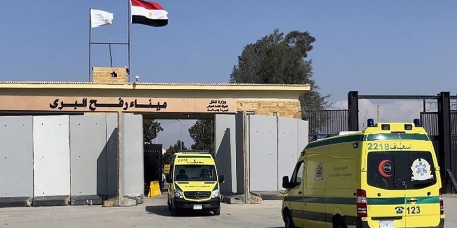 القاهرة الإخبارية : فتح بوابة معبر رفح وفى انتظار وصول المصابين من قطاع غزة