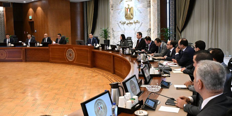رئيس الوزراء يناقش إجراءات حماية الأطفال والنشء من المحتوي الضار على وسائل التواصل الاجتماعي تنفيذاً للتوجيهات الرئاسية