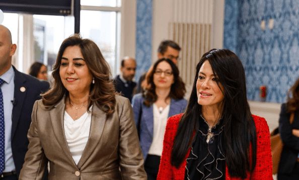 المشاط وعوض تشهدان التشغيل التجريبي لأحد الأتوبيسات الكهربائية ضمن مشروع توريد 100 أتوبيس