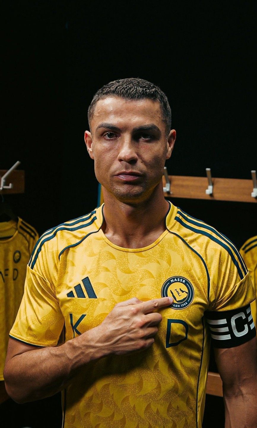 تطورات | رونالدو يوقف انتقال بنزيما للهلال.. وثنائي...