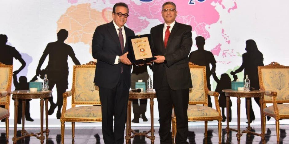 محافظ الجيزة يشهد فعاليات «اليوم العالمي للأسرة والسلام» بحضور وزير الصحة