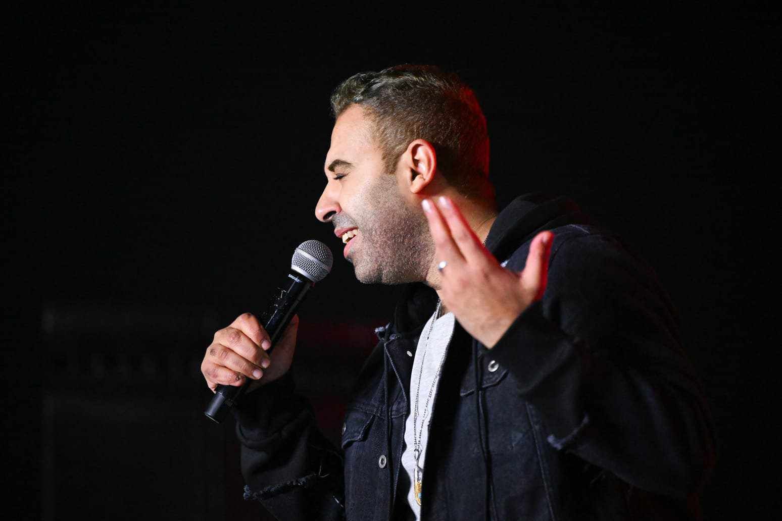 محمد عدوية يغني تتر مسلسل علي كلاي بطولة...