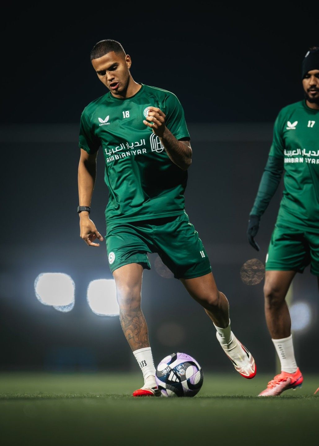 اطّلع على القنوات الناقلة لمباراة الاتفاق ضد ضمك بدوري...