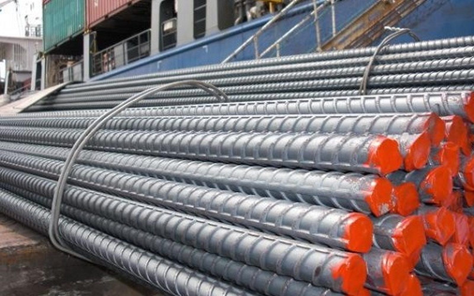 سعر الحديد اليوم يتراجع مع بداية تعاملات الأسبوع...