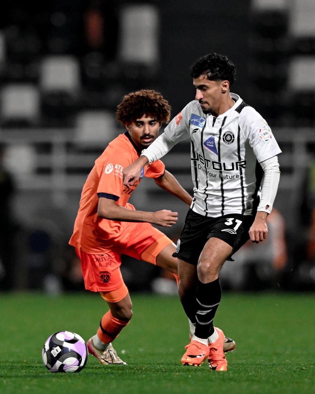 القنوات الناقلة لمباراة الشباب ضد الخلود بالدوري السعودي...