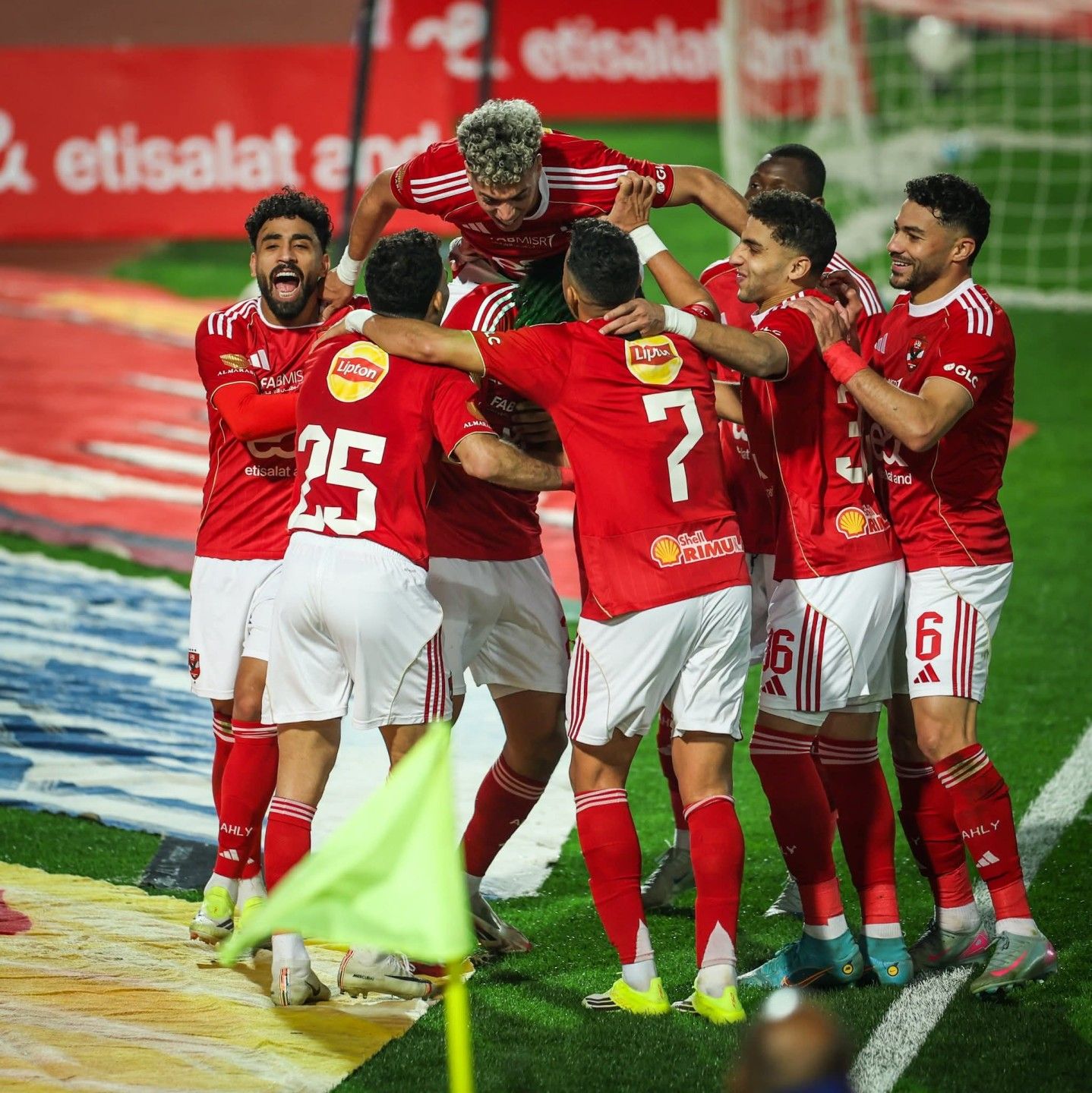 اطّلع على.. القنوات الناقلة لمباراة الأهلي ضد شبيبة القبائل...