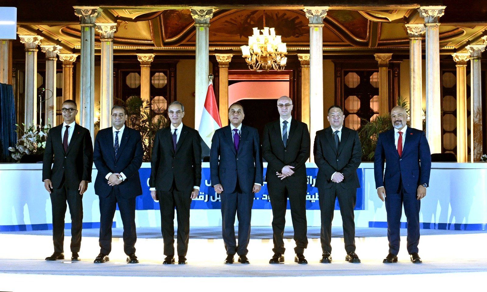 رئيس الوزراء يشهد توقيع أكبر صفقة للترددات بقيمة 3.5 مليار دولار