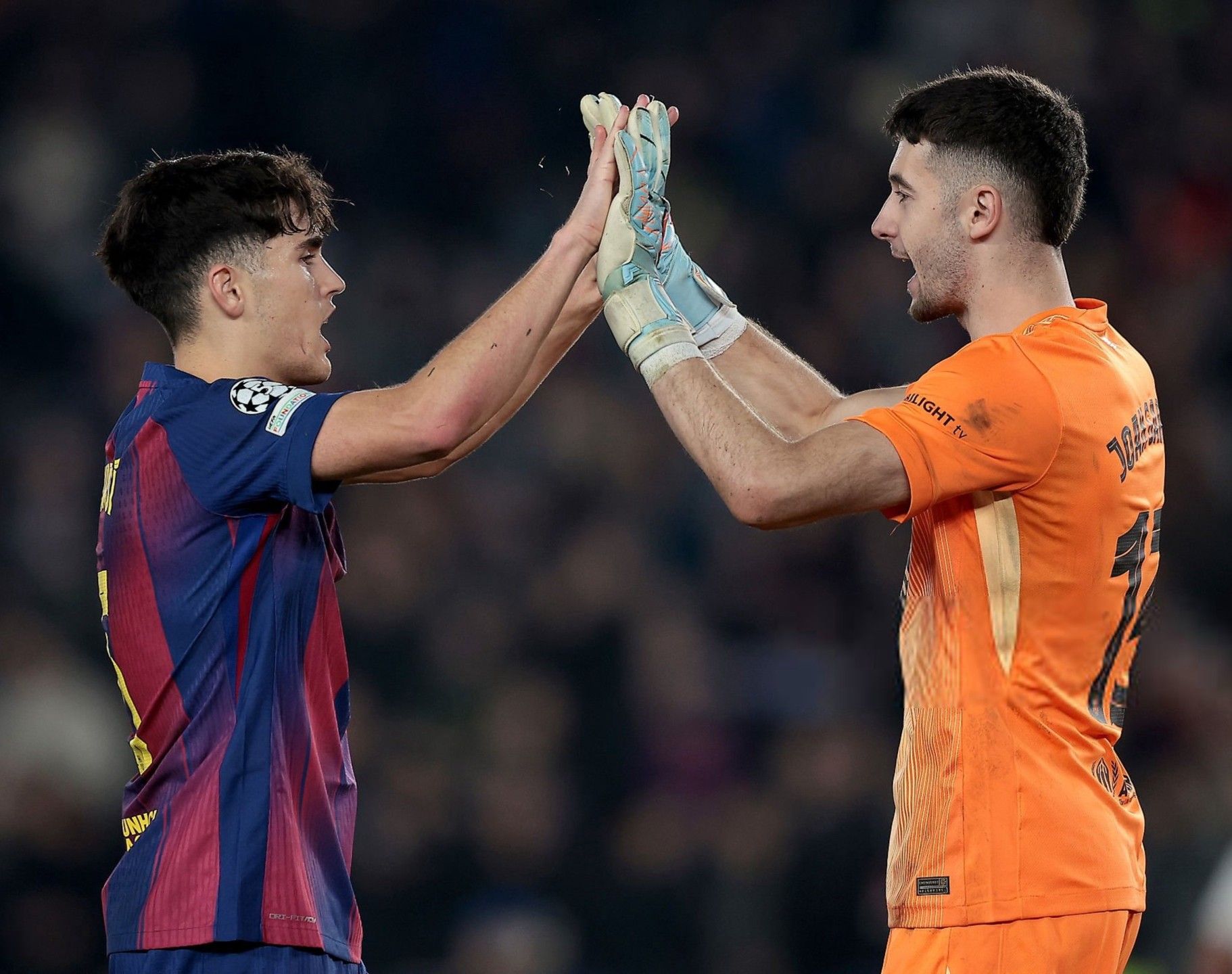 اطّلع على بالمجان.. القنوات الناقلة لمباراة برشلونة ضد ريال...