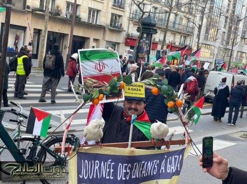 باريس .. متظاهرون وناشطون ينظمون فعالية تضامنية مع إيران في وجه تهديدات ترامب