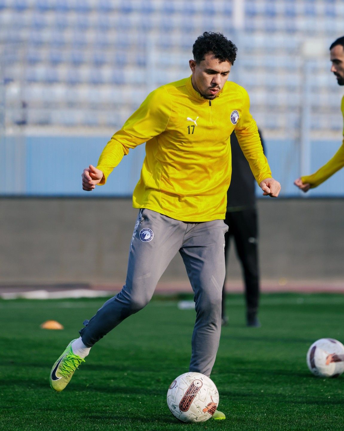 بطرق مفتوحة.. اطّلع على مجانًا القنوات الناقلة لمباراة بيراميدز...