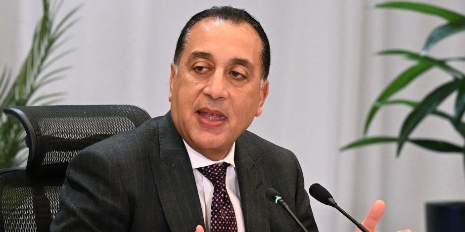 رئيس الوزراء يُتابع خطط وزارة التموين لتطوير صناعة السكر وتعزيز مخزون السلع