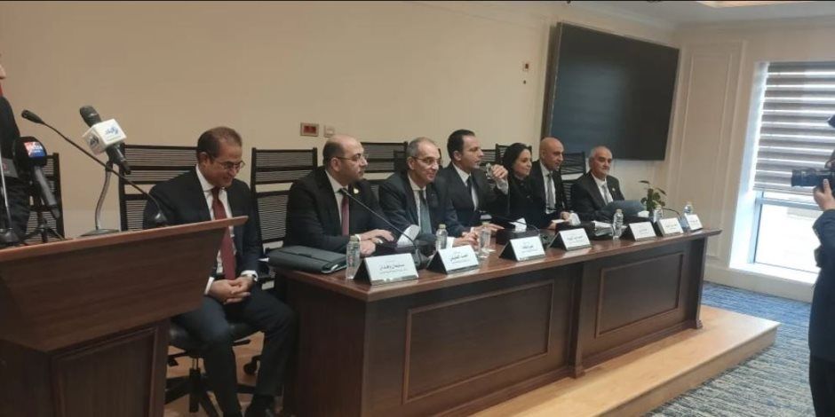 وزير الاتصالات: إعداد قانون يضمن التوازن لعدم حرمان الأطفال من منافع الإنترنت