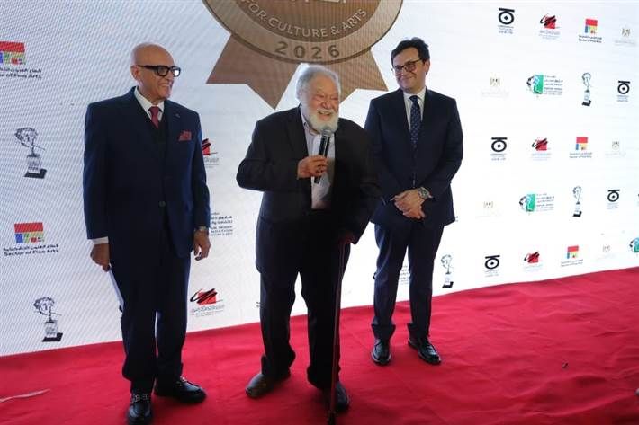 يحيى الفخراني يفوز بجائزة الاستحقاق الكبرى من مؤسسة فاروق حسني للثقافة والفنون حصل الفنان الكبير يحيى الفخراني على جائزة الاستحقاق الكبرى خلال الدورة الحالية من جوائز مؤسسة فاروق حسنى للث إقرأ المزيد