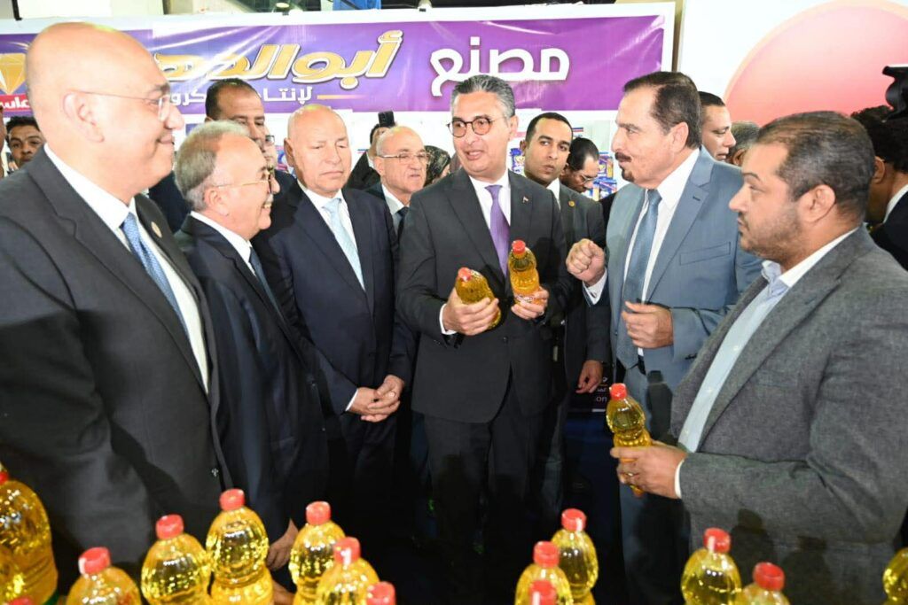 وزير التموين ومحافظ القاهرة يفتتحان معرض اهلاً رمضان الرئيسي بمدينة نصر