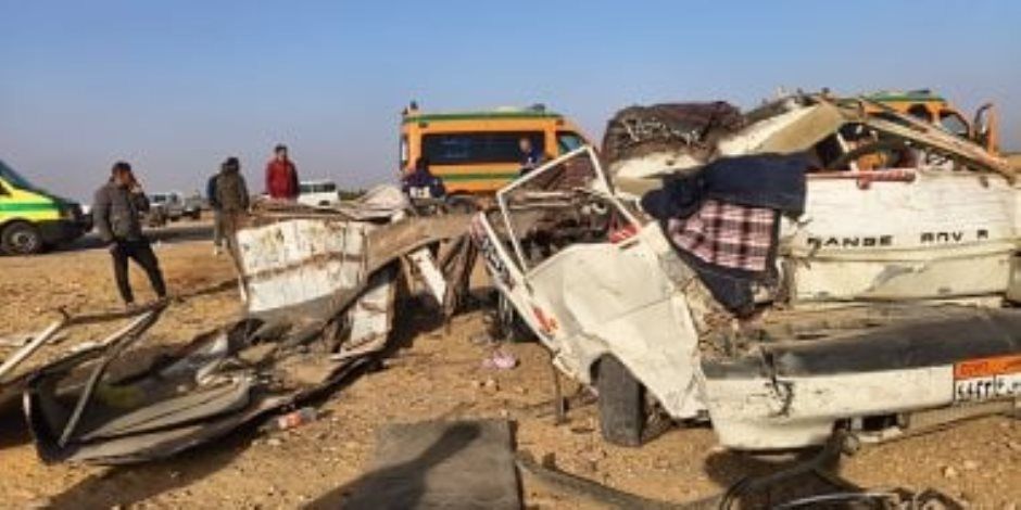 مصرع شخص وإصابة 25 آخرين إثر حادث مروري على طريق مصر الإسماعيلية الصحراوي